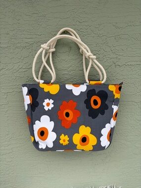 Farmhouse Is My Style Summer Blooms Floral Tote Bag Gray Large Zip Rope